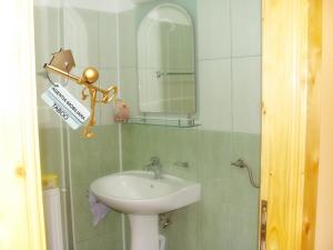 Apartament la casa ,   cu 5 camere ,   zona centru