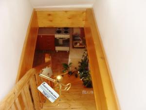 Apartament la casa ,   cu 5 camere ,   zona centru