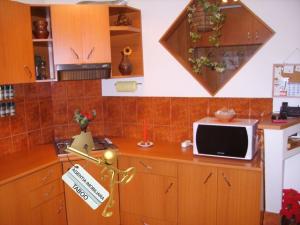 Se vinde un apartament cu 4 camere ,  zona Garii
