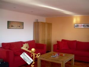Apartament la casa ,   cu 4 camere ,   de vanzare