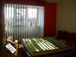 Apartament la casa ,   cu 4 camere ,   de vanzare