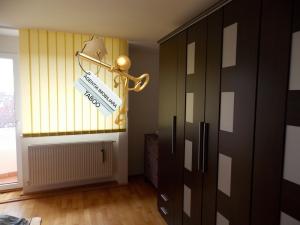 Apartament la casa ,   cu 4 camere ,   de vanzare
