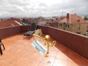 Apartament la casa ,   cu 4 camere ,   de vanzare