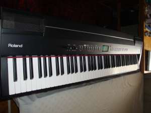 pian digital rolland fp-7