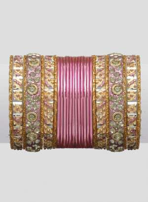 Duplication Wedge Dissatisfied Vand haine, accesorii, bijuterii, papuci cu motive indiene, sariuri din India. Duplication Wedge Dissatisfied Vand haine, accesorii, bijuterii, papuci cu motive indiene, sariuri din India.