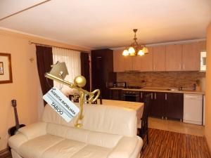 Apartament cu 3 camere ,   zona Turnisor
