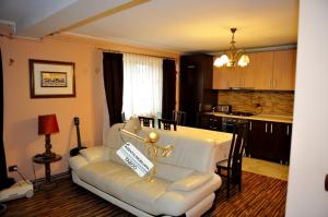 Apartament cu 3 camere ,   zona Turnisor