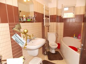 Apartament cu 3 camere ,   zona Turnisor