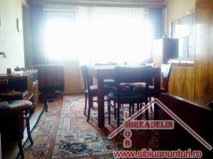 URGENT!!! VAND APARTAMENT 3 CAMERE,   B-dul M. VITEAZU