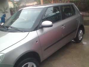 �VAND SKODA FABIA2 AN 2008 AVARIATA USOR.