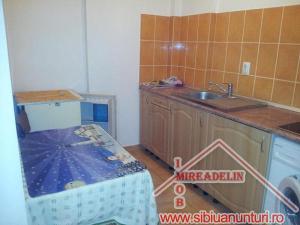 INCHIRIEZ APARTAMENT 2 CAMERE,   BROSCARIE