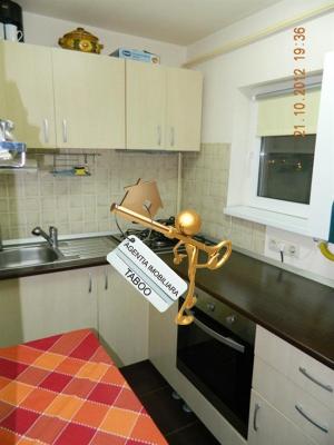 Apartament cu 4 camere ,   la mansarda