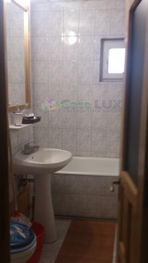 Casa Lux,    vinde apartament 4 camere,    zona Frumoasa