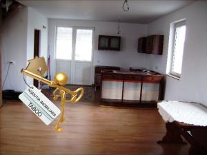 Se vinde casa cu 3 camere ,   Rusciori