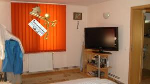 Casa cu 3 camere ,   zona Luptei