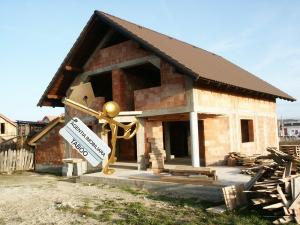 Casa de vanzare ,   cu 4 camere ,   Sura Mare