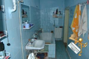 Casa cu 4 camere ,   zona Lupeni