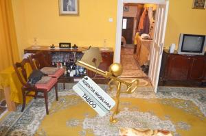 Se vinde o casa cu 3 camere ,   zona Balanta