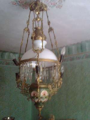 vand lampa veche de peste 70 ani