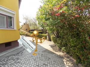 Se vinde o casa cu 2 camere ,   Stefan cel Mare