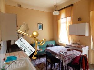Se vinde o casa cu 2 camere ,   Stefan cel Mare