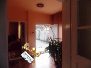 Casa se vinde ,   in Piata Sadu