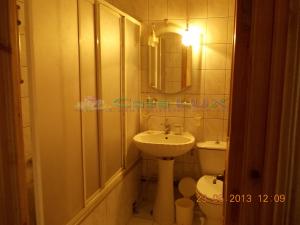 Casa Lux,  vinde apartament 3 camere,  zona Pacurari