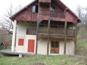Cabana P+E+M la 14 km de Sibiu