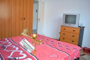 De inchiriat ,   un apartament cu 2 camere ,   zona Mihai Viteazu
