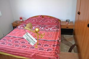 De inchiriat ,   un apartament cu 2 camere ,   zona Mihai Viteazu