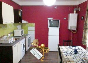 Se inchiriaza apartament cu 2 camere ,   zona Orasul Vechi