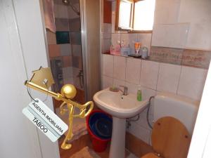 Casa cu teren 874 zona Lazaret