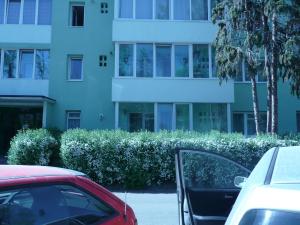 Vand urgent apartament 3 camere,     etaj 1/4,     insorit,     zona1,     liber(sau mobilat)