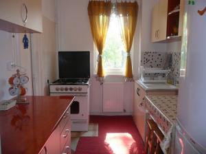 Vand urgent apartament 3 camere,     etaj 1/4,     insorit,     zona1,     liber(sau mobilat)