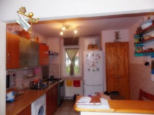 Se vinde un apartament cu 2 camere,   zona Rahova
