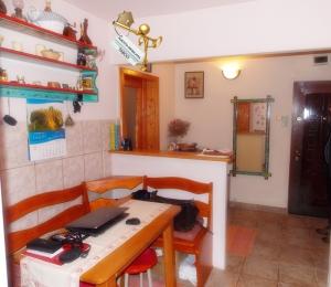 Se vinde un apartament cu 2 camere,   zona Rahova