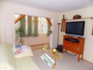 Se vinde un apartament cu 2 camere,   zona Rahova