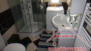 URGENT!!! VAND AP. 2 CAMERE LA MANSARDA,     LAZARET