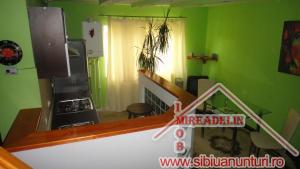 URGENT!!! VAND AP. 2 CAMERE LA MANSARDA,     LAZARET