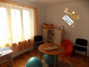 Se vinde un apartament cu 2 camere,   zona Alba Iulia
