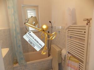 Se vinde un apartament cu 2 camere,   zona Alba Iulia