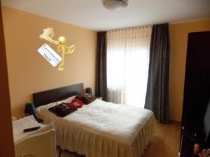 Se vinde un apartament cu2 camere ,   zona Tilisca