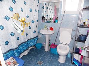 Se vinde un apartament cu2 camere ,   zona Tilisca