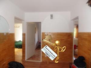 Apartament 4 camere decomandate de inchiriat zona Rahova