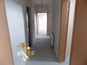 Se vinde un apartament cu 2 camere ,   zona Strand