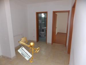 Se vinde un apartament cu 2 camere ,   zona Calea Dumbravii