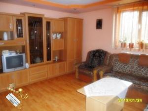 Apartament cu 2 camere ,   Terezian,   se vinde