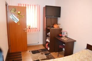 Se vinde un apartament cu 2 camere ,   zona Stefan cel Mare
