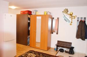 Se vinde un apartament cu 2 camere ,   zona Stefan cel Mare