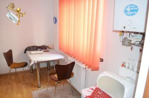 Se vinde un apartament cu 2 camere ,   zona Stefan cel Mare